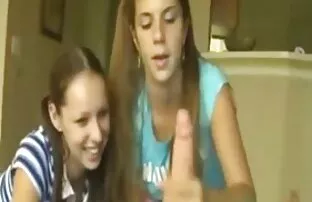 XXX آنها عکس ازکس وکیر یک روسپی را از خانه خارج کردند و یک عیاشی وحشی در خانه درست کردند