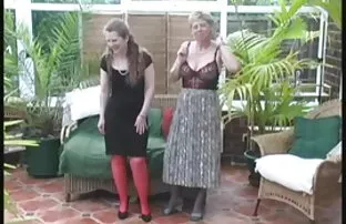 XXX انجمن سکسکردن متحرک با توپ از سبزه برهنه