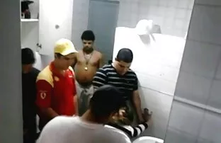 XXX بدن ماساژ آلیس تصمیم گرفت عکس متحرک کیر او را بزرگ کند و با یک زبان شروع کرد
