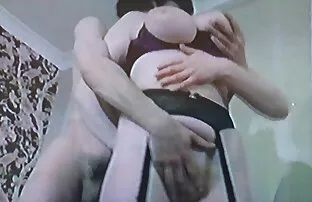 XXX او به سرطان سبزه خم شده و در حال عکس کیر تو کوس خارجی مقعد است