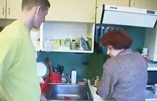 XXX بلوند روی میله قرار گرفت و به دوستش عكس كس وكير تجاوز کرد