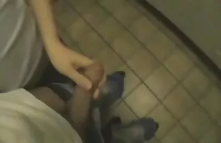 XXX سه مرد تهدید به تجاوز با اسلحه می کنند انجمن کیر تو