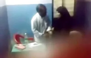 XXX پورنو خانگی کس کیر متحرک به عنوان پسر لعنتی پسر
