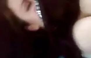XXX کمی عکسکیر سکسی مرغ در پارکینگ سوار شوید