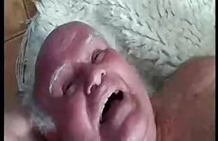 XXX دکتر انیمه انبوه را انجمن سکسی کیر تو کس بررسی می کند